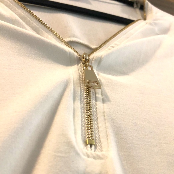 White V Neck T-shirt with gold zipper - Picture 2 of 2